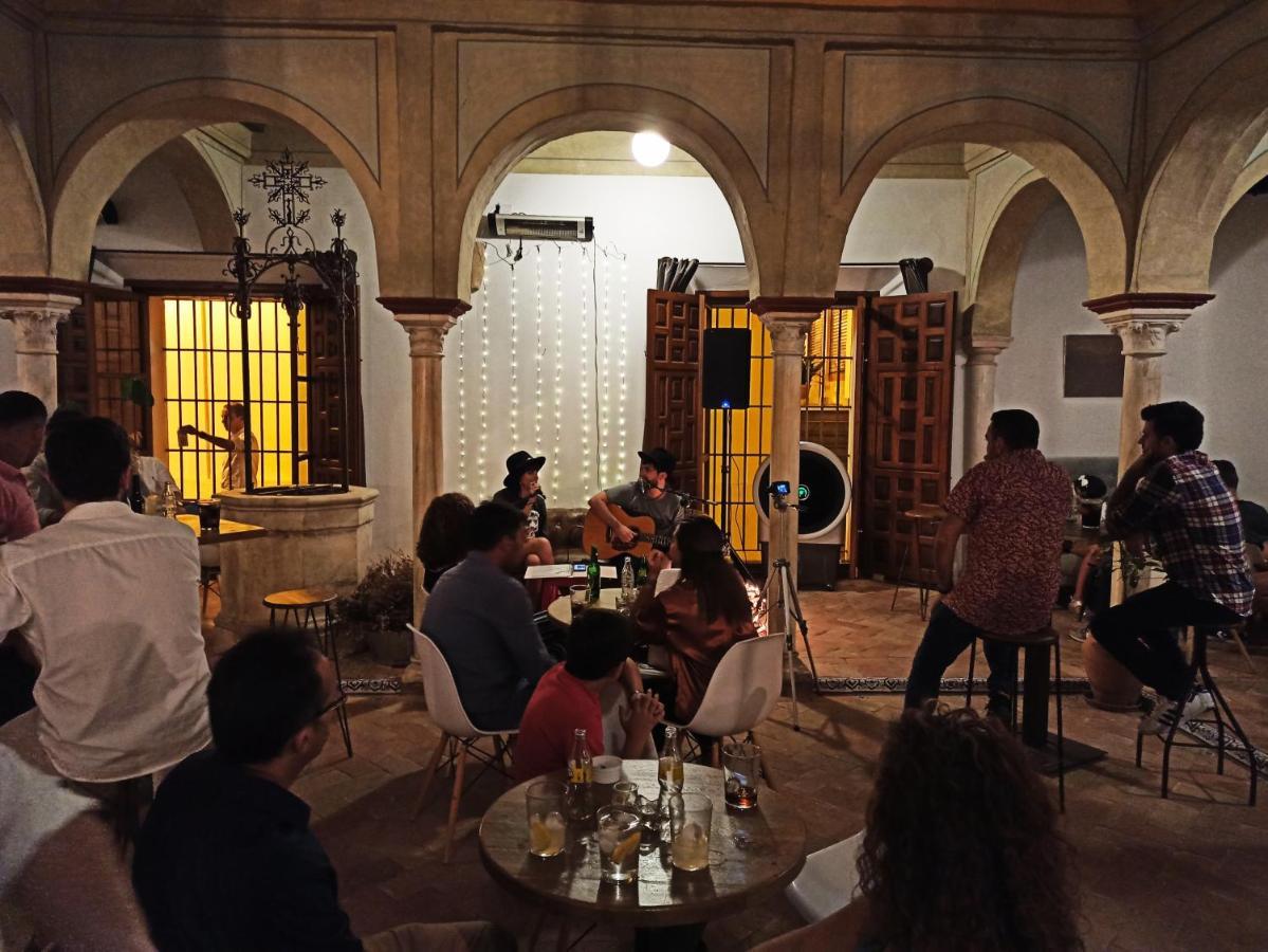 Frenteabastos Suites Cafe Hostal & Apartments Carmona  Eksteriør bilde