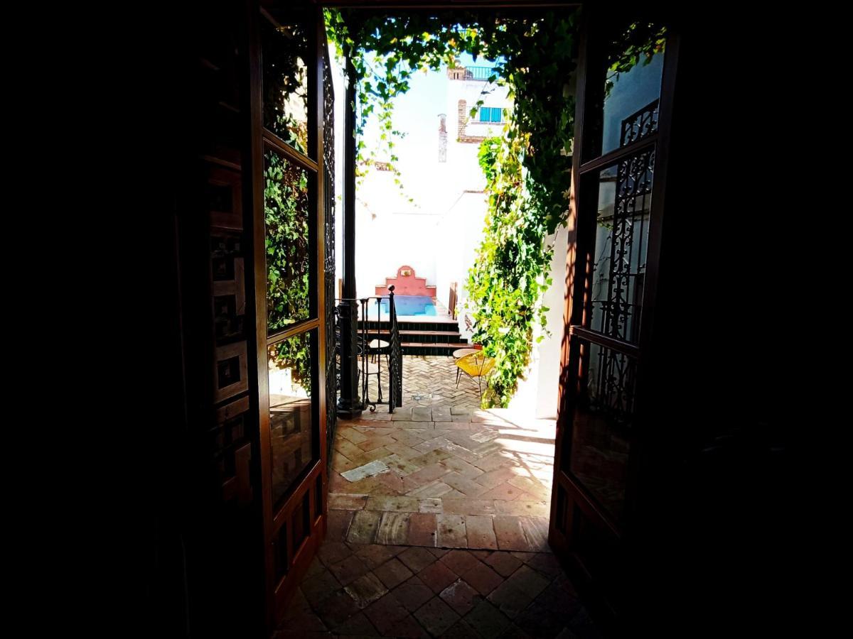 Frenteabastos Suites Cafe Hostal & Apartments Carmona  Eksteriør bilde