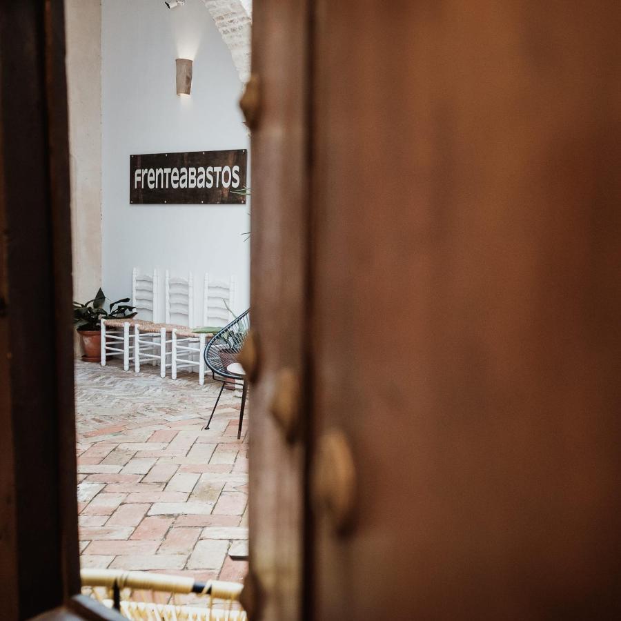 Frenteabastos Suites Cafe Hostal & Apartments Carmona  Eksteriør bilde