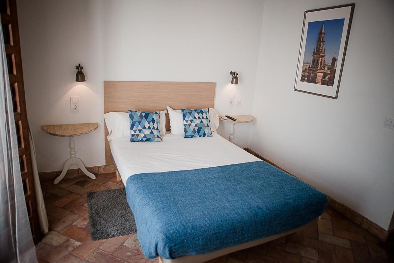 Frenteabastos Suites Cafe Hostal & Apartments Carmona  Eksteriør bilde