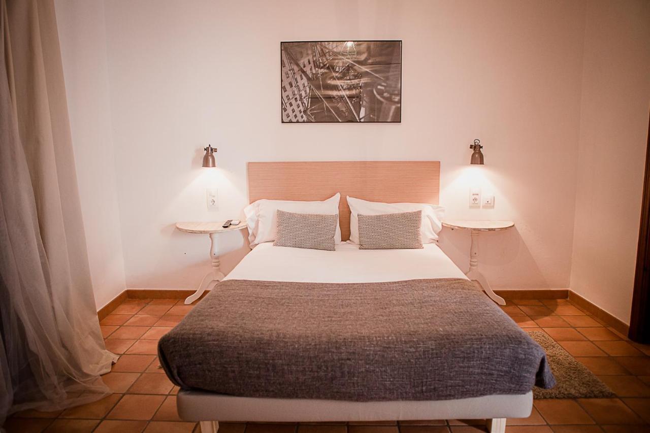 Frenteabastos Suites Cafe Hostal & Apartments Carmona  Eksteriør bilde