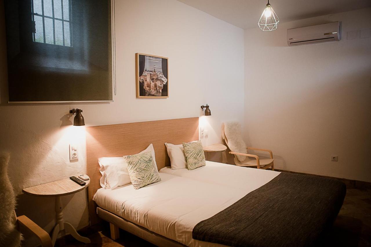 Frenteabastos Suites Cafe Hostal & Apartments Carmona  Eksteriør bilde