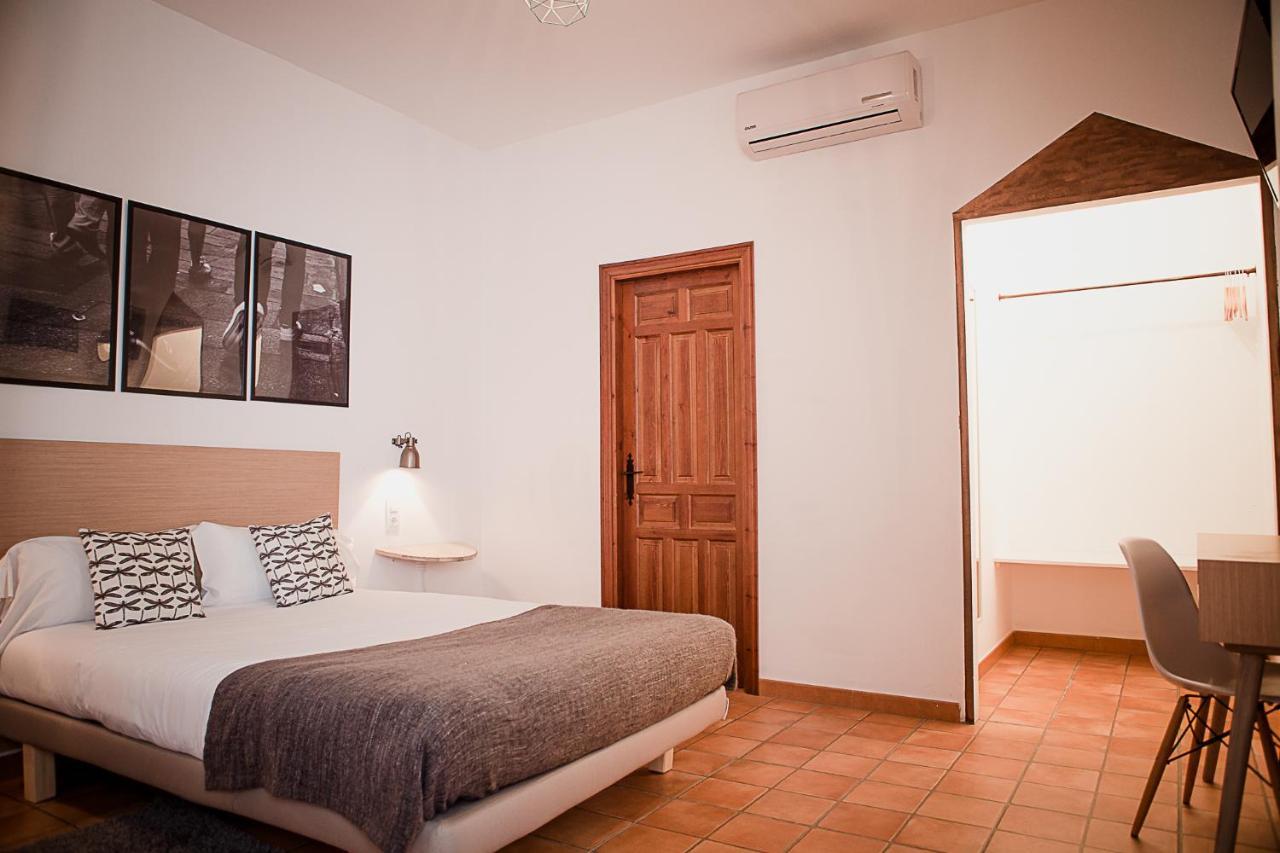 Frenteabastos Suites Cafe Hostal & Apartments Carmona  Eksteriør bilde