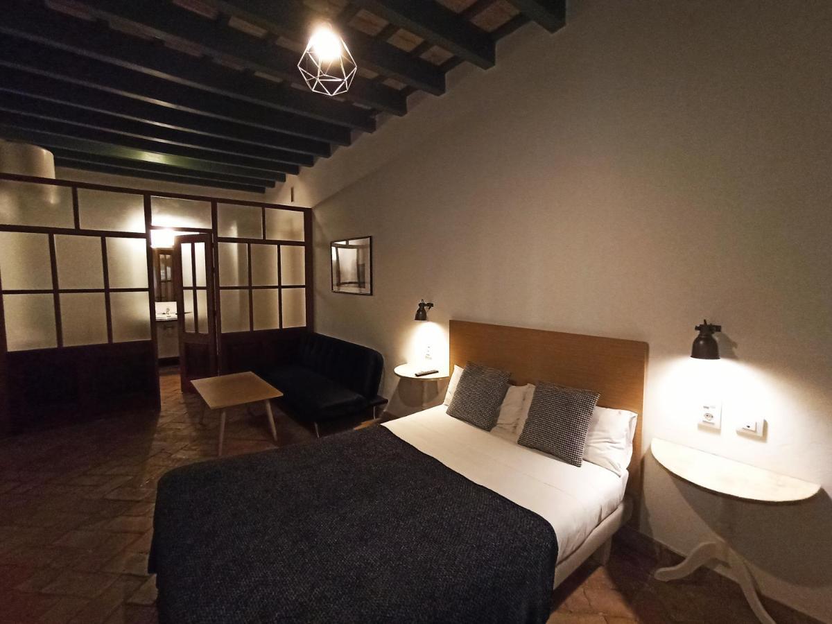 Frenteabastos Suites Cafe Hostal & Apartments Carmona  Eksteriør bilde